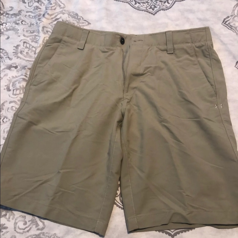 Men’s Under Armour Shorts. Size 34.